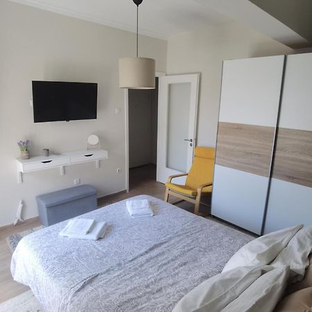 House Dimitris & Vicky Apartment Атина Екстериор снимка