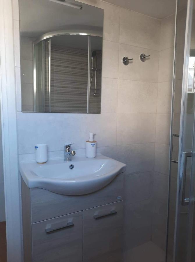 House Dimitris & Vicky Apartment Атина Екстериор снимка